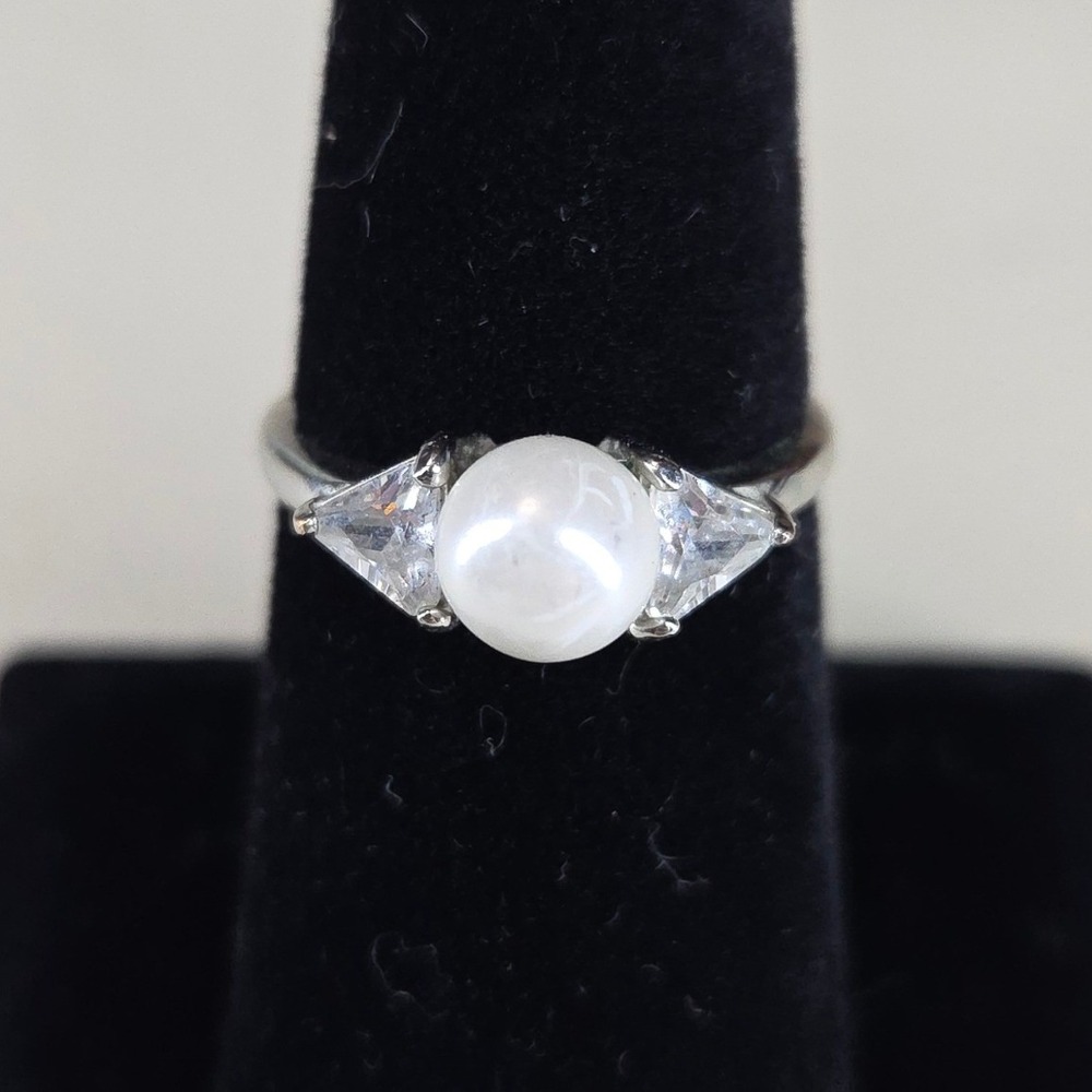 Silver Tone Faux Pearl and Trillion Cut CZ Three Stone Ring Size‎ 7.25 AS IS
